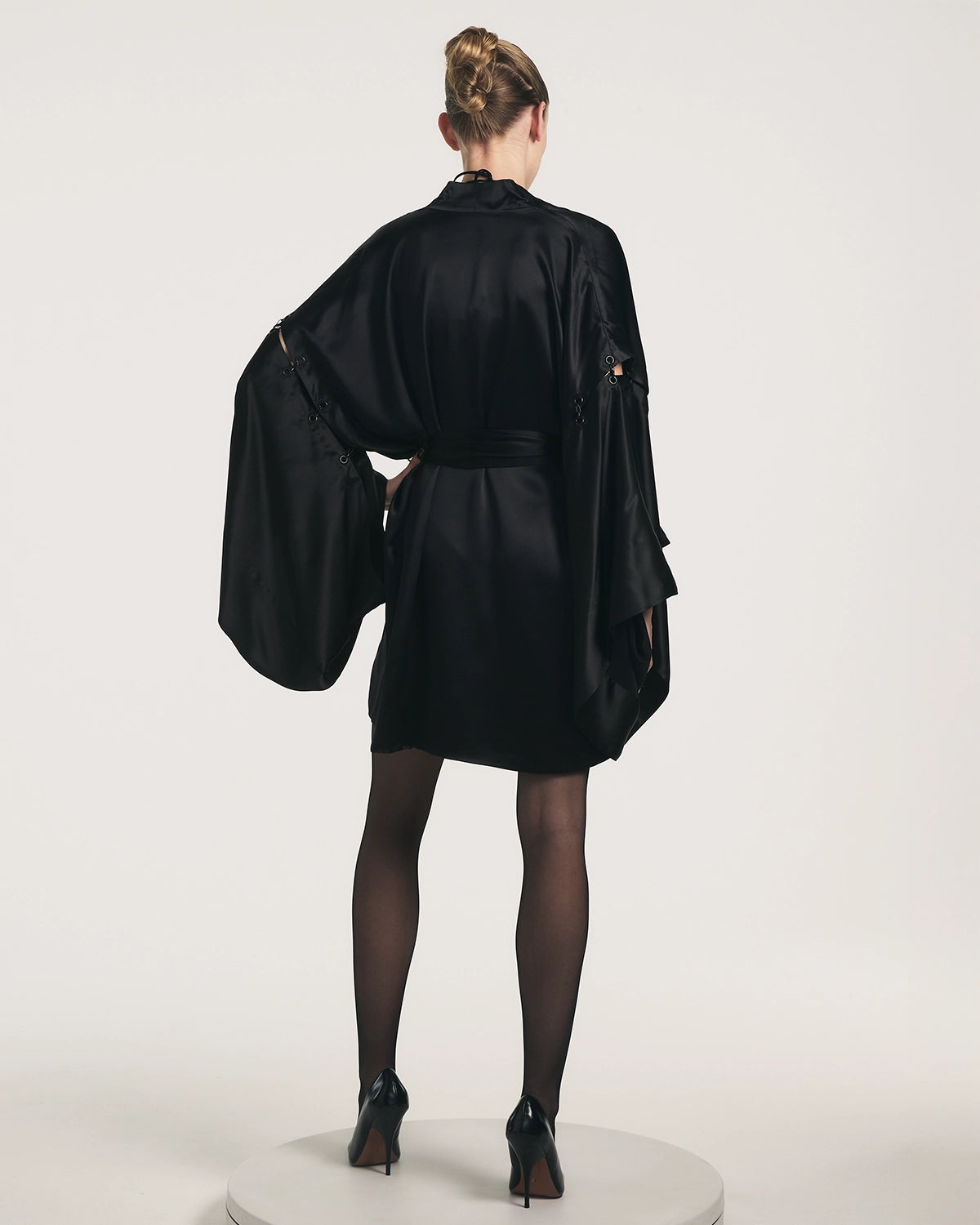 Stroke of Midnight Convertible Kimono Robe